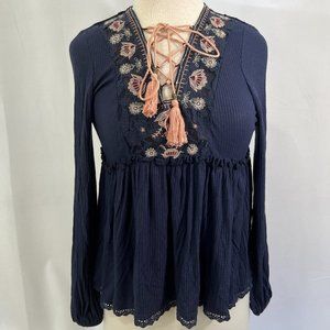 Taylor and Sage Peasant Short Laced Front Sz S Embroidered Yolk Lace Hem